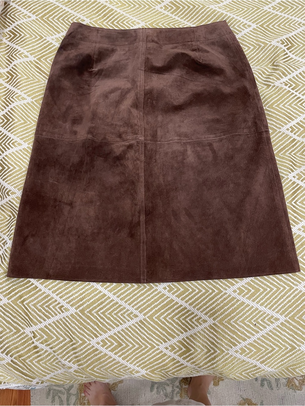 Issac Mizrahi Brown Suede A-Line Skirt with Front Zip - Picture 6 of 7